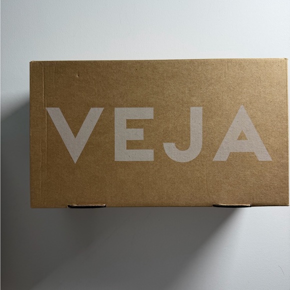 VEJA Wata II Low Men's Sneakers Sizes 9 & 11.5 Color Poker Pierre - Picture 4 of 7